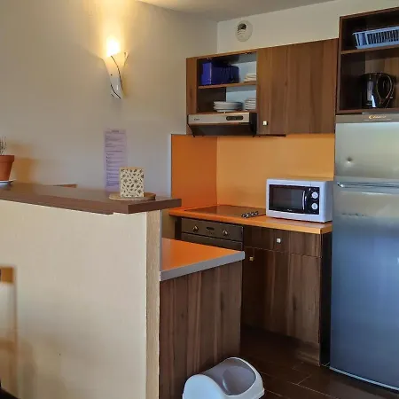 - T3 Avec Piscine, Parking Et Animaux Acceptes - Fr-1-165b-10